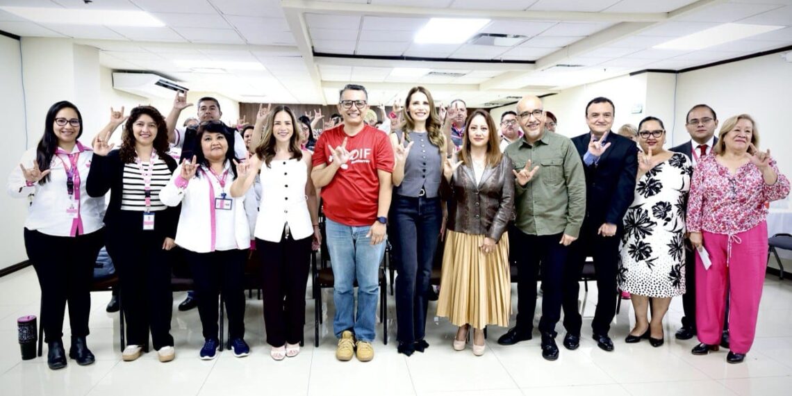 DIF Monterrey capacita en Lengua de Señas a personal del INE