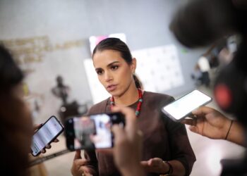 Lorena de la Garza defiende a Adrián de la Garza y responde a Mariana Rodríguez