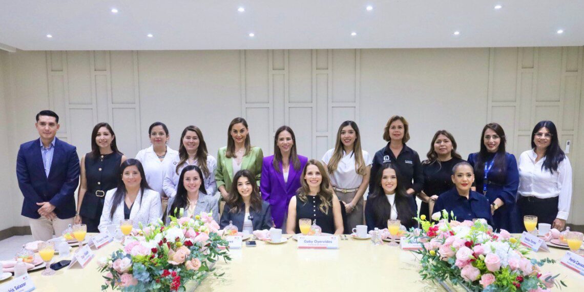 Gaby Oyervides fortalece coordinación con presidentas de los DIF municipales