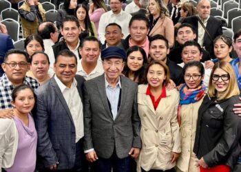 El CONOCER y la CROC firman convenio para certificar competencias laborales