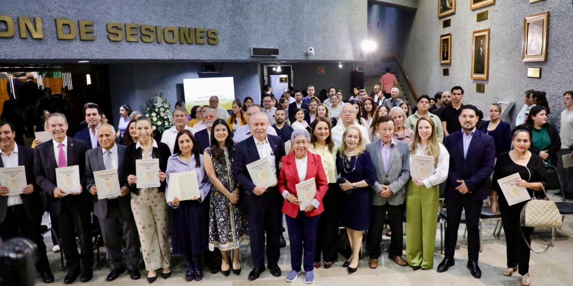 Congreso de Nuevo León presenta Edición Facsimilar de la Constitución de 1825