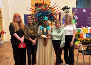 Monterrey celebra Festival de Calaveras con desfile “Regios hasta los tuétanos”