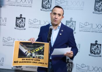 Carlos de la Fuente alerta sobre posible riesgo estructural en el monorriel