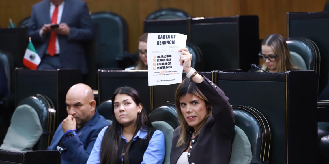 Diputados del PAN piden la renuncia de Hernán Villarreal por fallas en movilidad