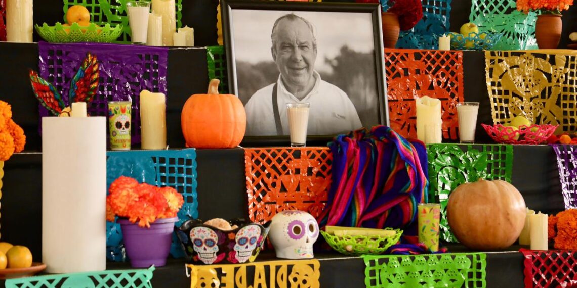 Congreso rinde homenaje a Mauricio Fernández Garza con altar de muertos