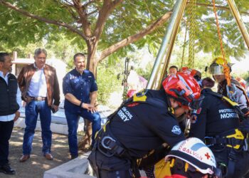 Monterrey refuerza seguridad y limpieza en panteones por Día de Muertos