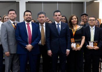 Miguel Flores reconoce labor de Defensores Públicos de Nuevo León