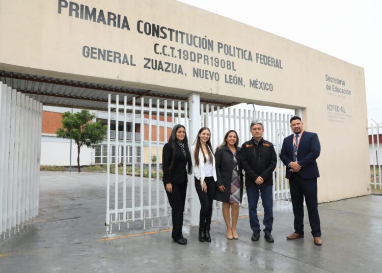 Secretaría de Educación capacita a 50 mil docentes en uso innovador de IA