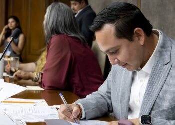 Gibran Ornelas respalda donación de terreno para nuevo estadio