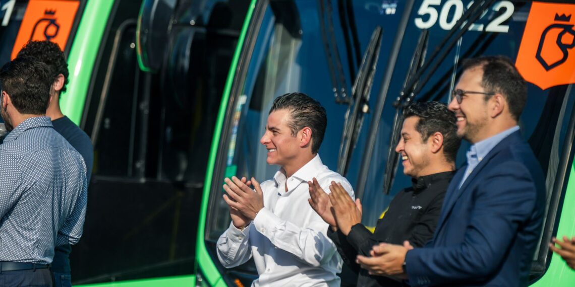 Mike Flores: estamos por llegar a la meta de 4 mil camiones