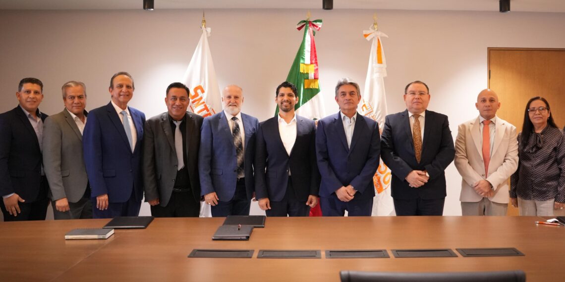 SNTE : Sostienen encuentro con Secretario de Educación