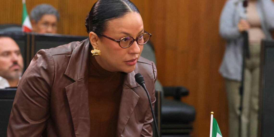 Grecia Benavides cuestiona costo millonario del monorriel en Nuevo León