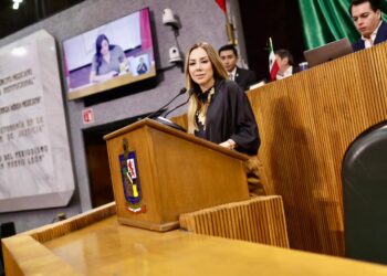 Perla Villarreal impulsa Parlamento de Secundaria para dar voz a la juventud