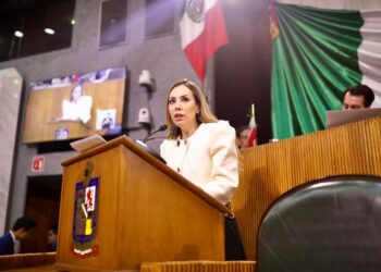 Perla Villarreal gestiona docente bilingüe para comunidad otomí