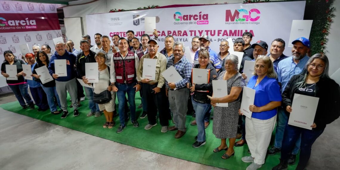 Familias de El Fraile reciben escrituras tras más de tres décadas de espera