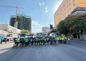 Servicios Públicos de Monterrey limpia el centro tras el Desfile Revolucionario