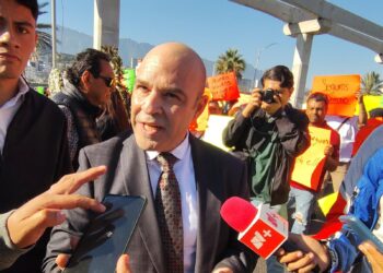 Asesor Jurídico aclara señalamientos tras protestas contra aseguradora