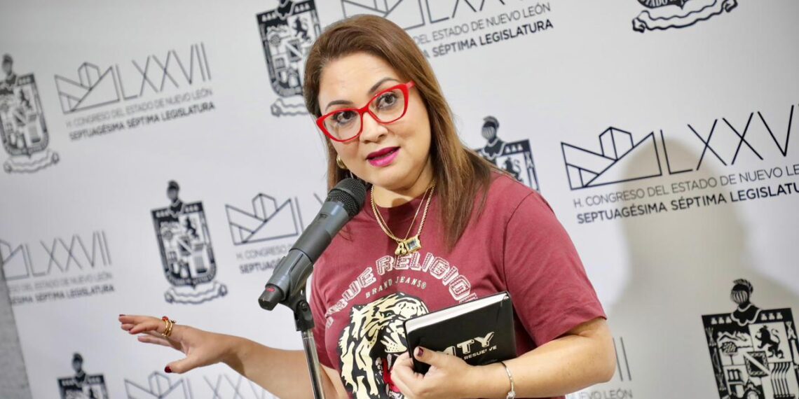 Denuncia retrasos en programas sociales que afectan a 350 mil familias