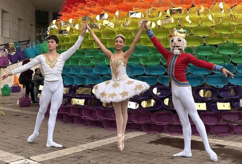 El Museo de Historia Mexicana se ilumina con el Pino y El Cascanueces