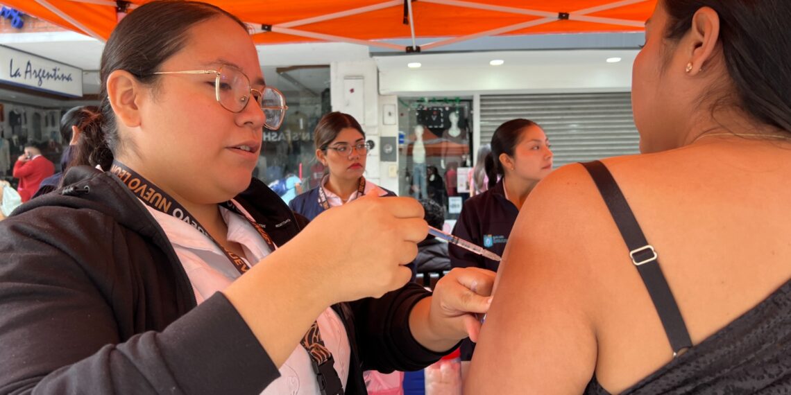 Secretaría de Salud aplica más de 1.5 millones de vacunas en temporada invernal