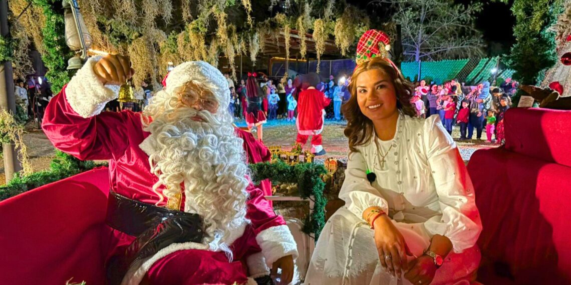 Ana Reyes enciende la Navidad en La Huasteca