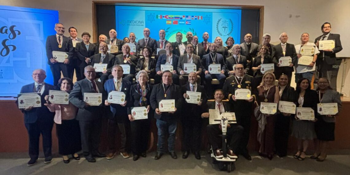 Otorgan Medalla Corazón Puro a la Salud 2025 a 37 profesionales destacados