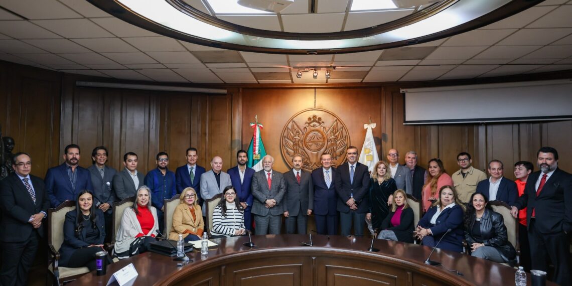 Monterrey realiza conversatorio sobre la vida y legado de Mauricio Fernández