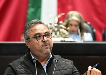 Víctor Pérez advierte que prohibición del vapeo fortalecería al crimen organizado
