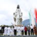 Américo y María Villarreal inauguran escultura de la Virgen de la Misericordia