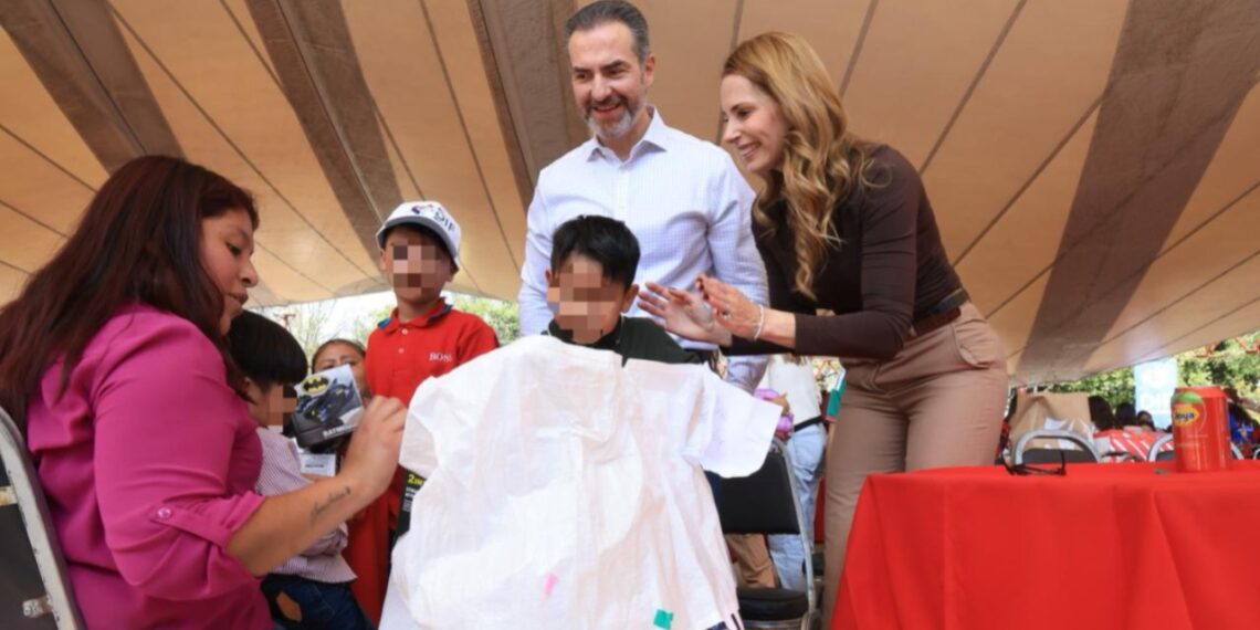 Monterrey llena la Navidad con “Costales de Amor”