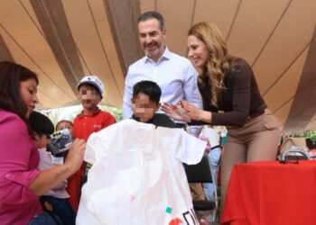 Monterrey llena la Navidad con “Costales de Amor”