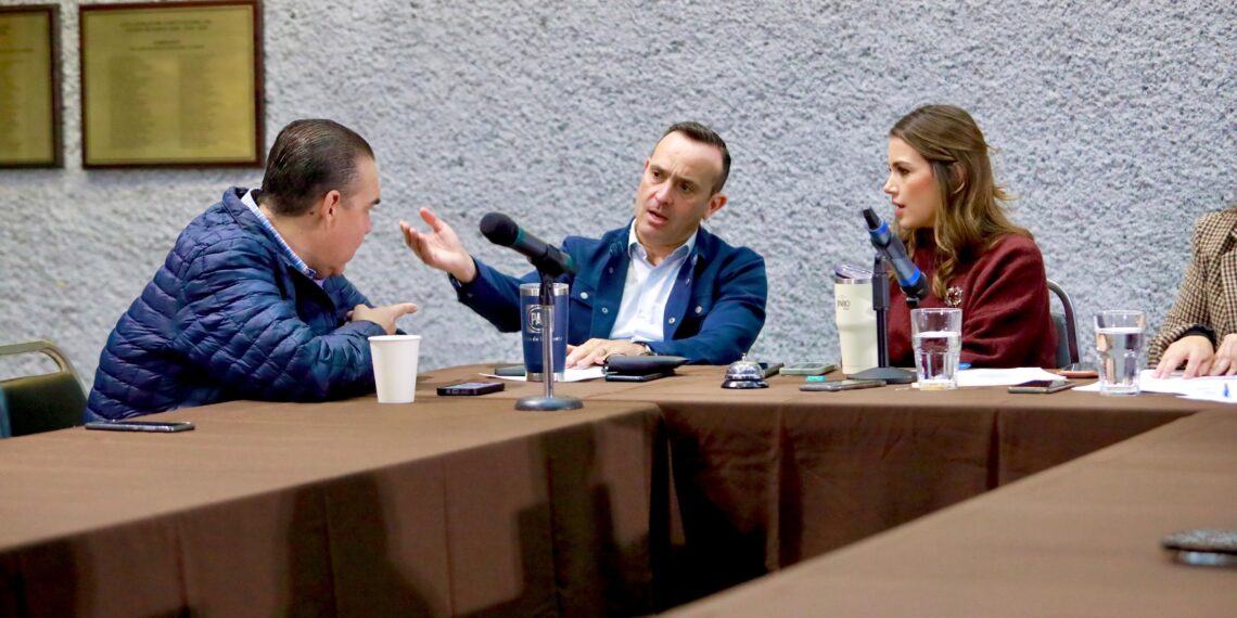 Sesiona Comisión de Presupuesto y aprueba dictámenes del Paquete Fiscal 2026