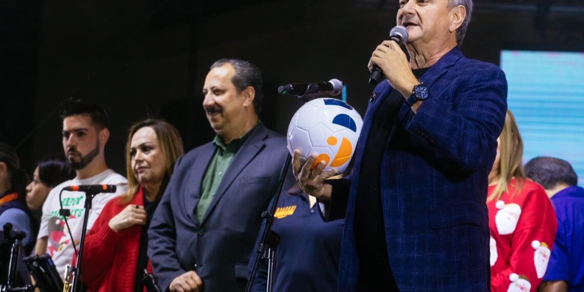 Guadalupe celebra gran posada navideña