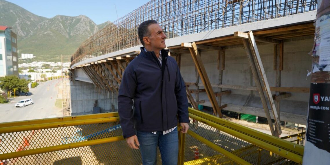 Adrián de la Garza supervisa avances del Circuito Vial Huajuco