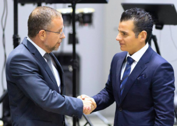 Miguel Flores promete trámites más ágiles y mayor certeza jurídica en 2026