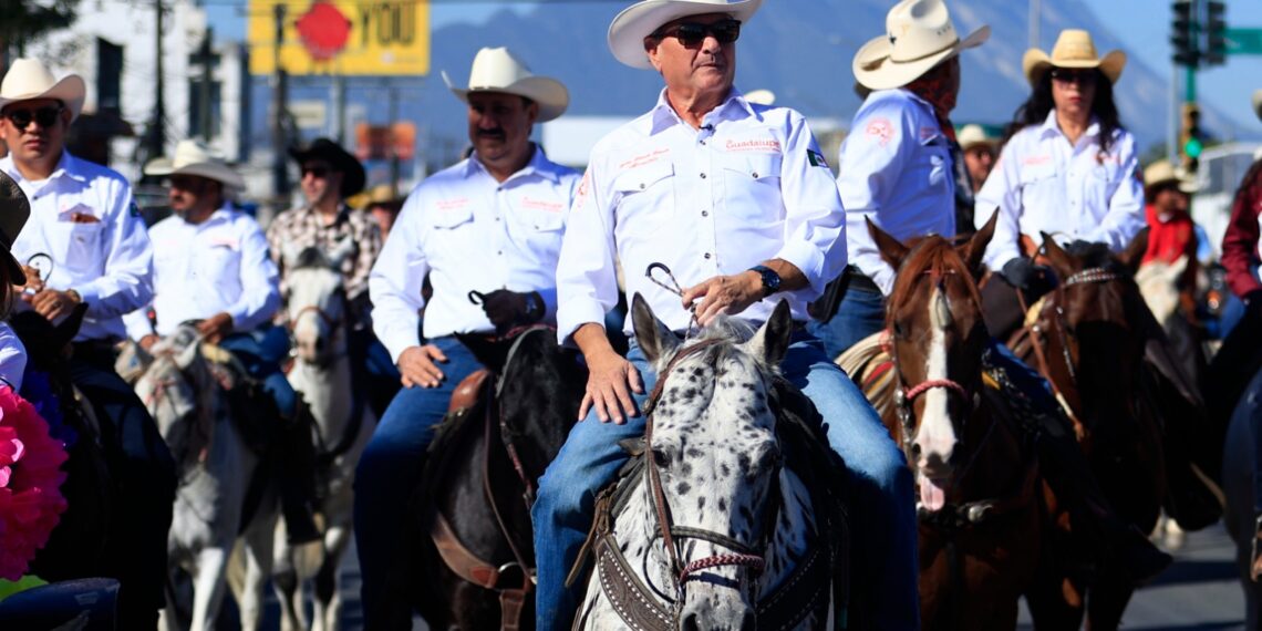 Guadalupe conmemora su 310 aniversario con cabalgata histórica