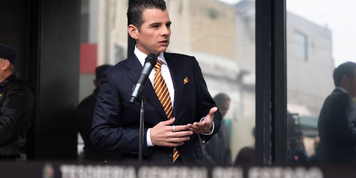 Mike Flores refrenda disposición al diálogo con el Poder Legislativo