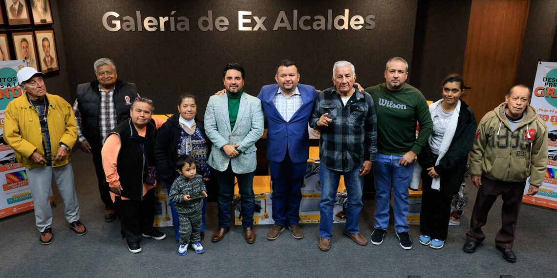 Guadalupe reconoce a contribuyentes cumplidos