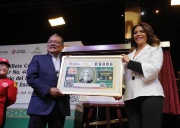 Escobedo rinde homenaje a Mariano Escobedo con billete de la Lotería Nacional