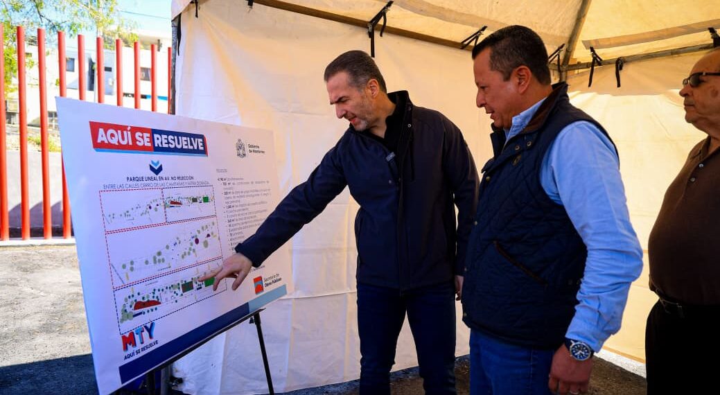 Adrián de la Garza supervisa obras en la colonia Genaro Vázquez