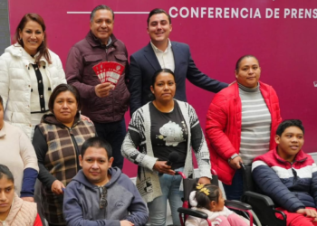 Apuesta cumplida: Manuel Guerra Cavazos entrega apoyo social en Toluca