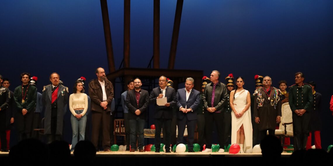 “Un General a la sombra” conquista al público en su estreno en el Teatro de la Ciudad