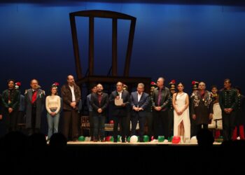 “Un General a la sombra” conquista al público en su estreno en el Teatro de la Ciudad