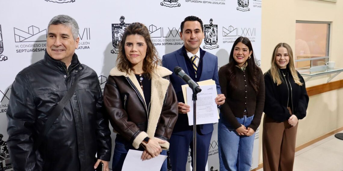 PAN plantea que municipios de Nuevo León operen transporte público