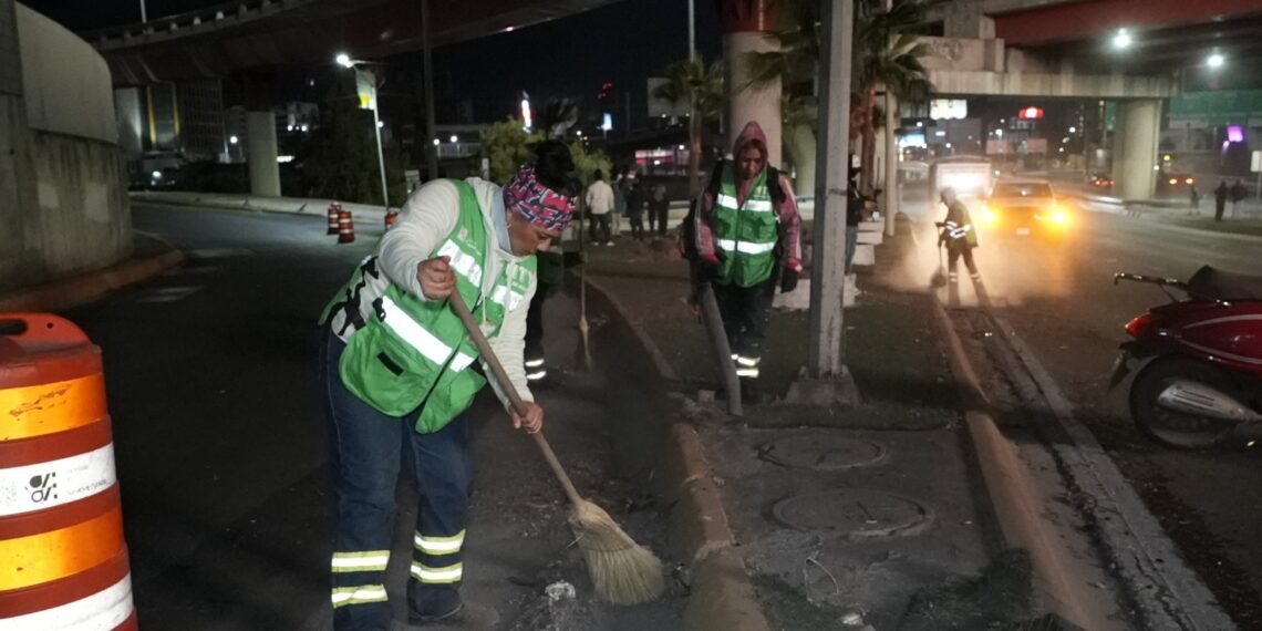 Servicios Públicos de Monterrey refuerza mantenimiento en el Complejo Vial Gonzalitos