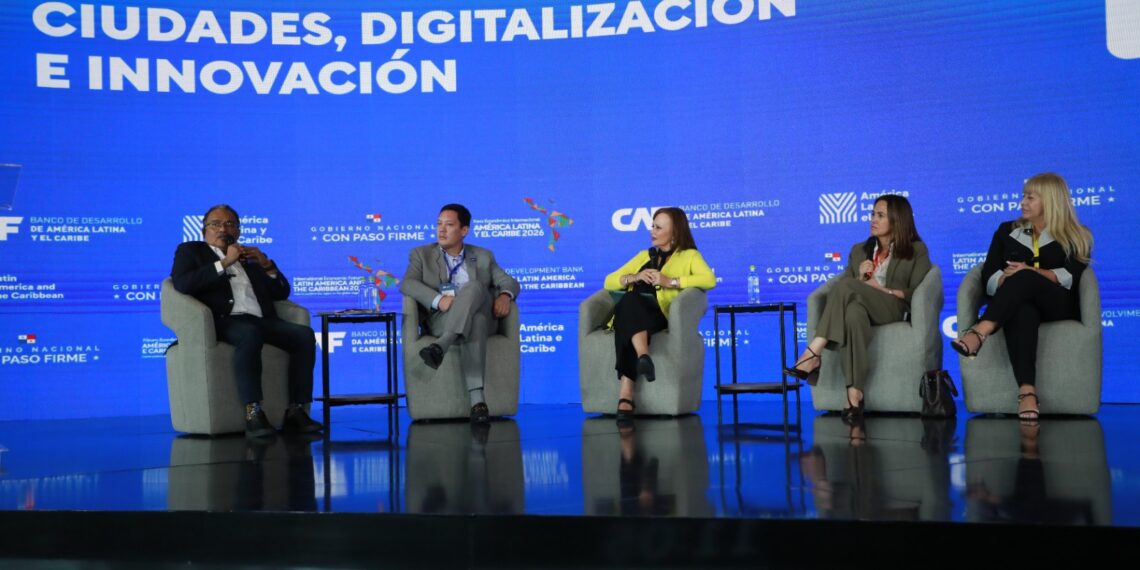 Mijes posiciona en foro internacional su gobierno digital como motor de inversión