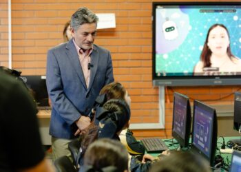 Más de 4 mil estudiantes de NL se acercan a la Inteligencia Artificial