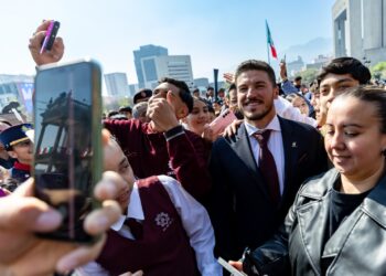 Samuel García: “Honrar la Bandera es fortalecer a Nuevo León como motor de México”