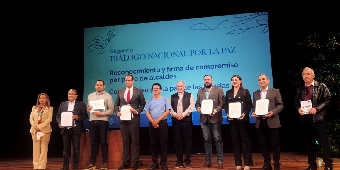 Escobedo recibe reconocimiento a nivel nacional