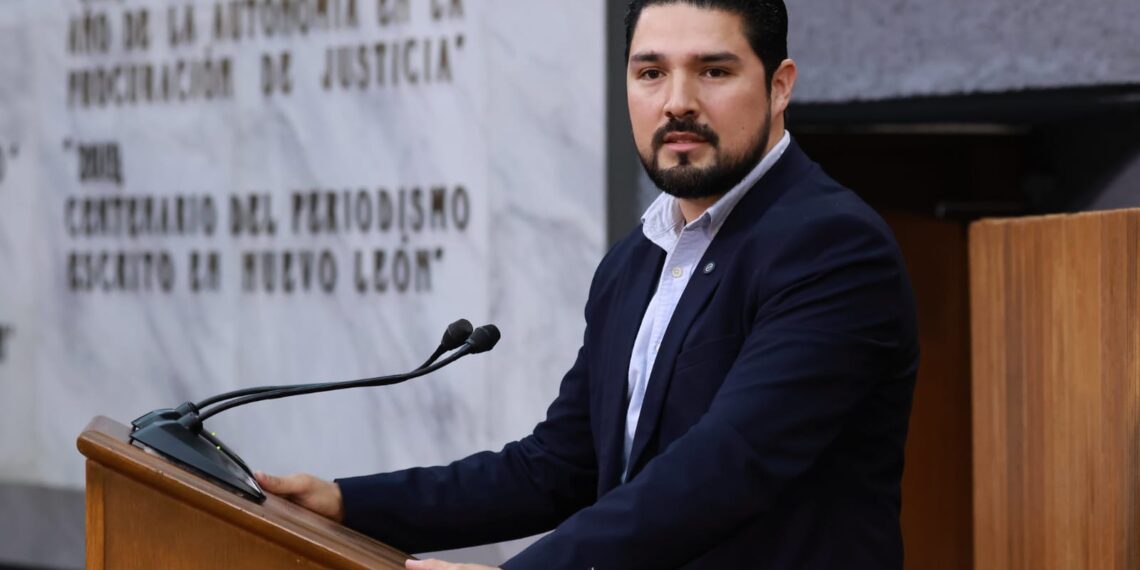 Fernando Aguirre llama a reforzar acciones contra el suicidio en escuelas de Nuevo León